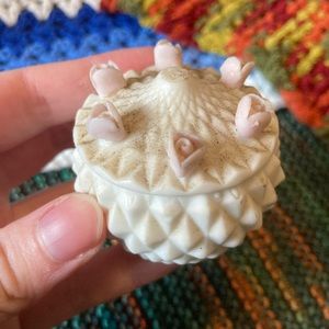 Vintage Tiny Candle Tea Light Lidded Holder - Charming Rose Details